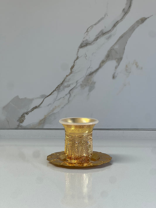 גביע קידוש זהב משובץ