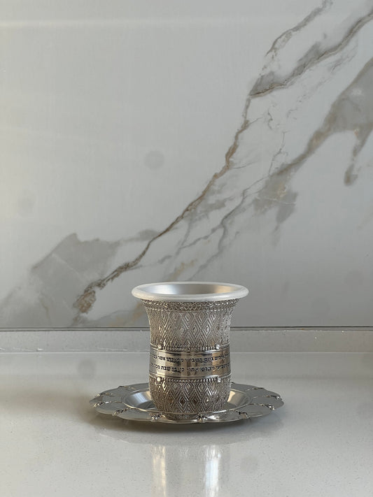 גביע קידוש כסוף משובץ